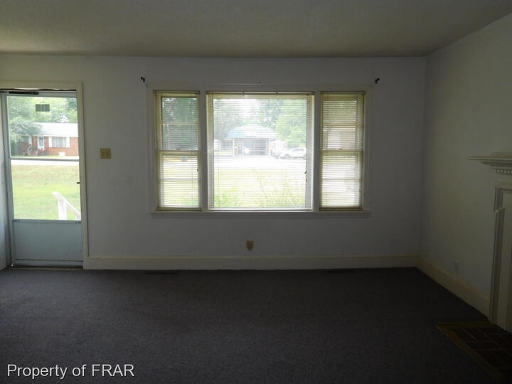 Property Photo: 713 Harris Avenue NC 28376