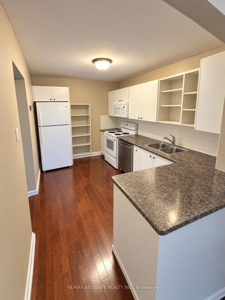 Property Photo:  420 Fenerty Court 8  ON K2L 3A9 