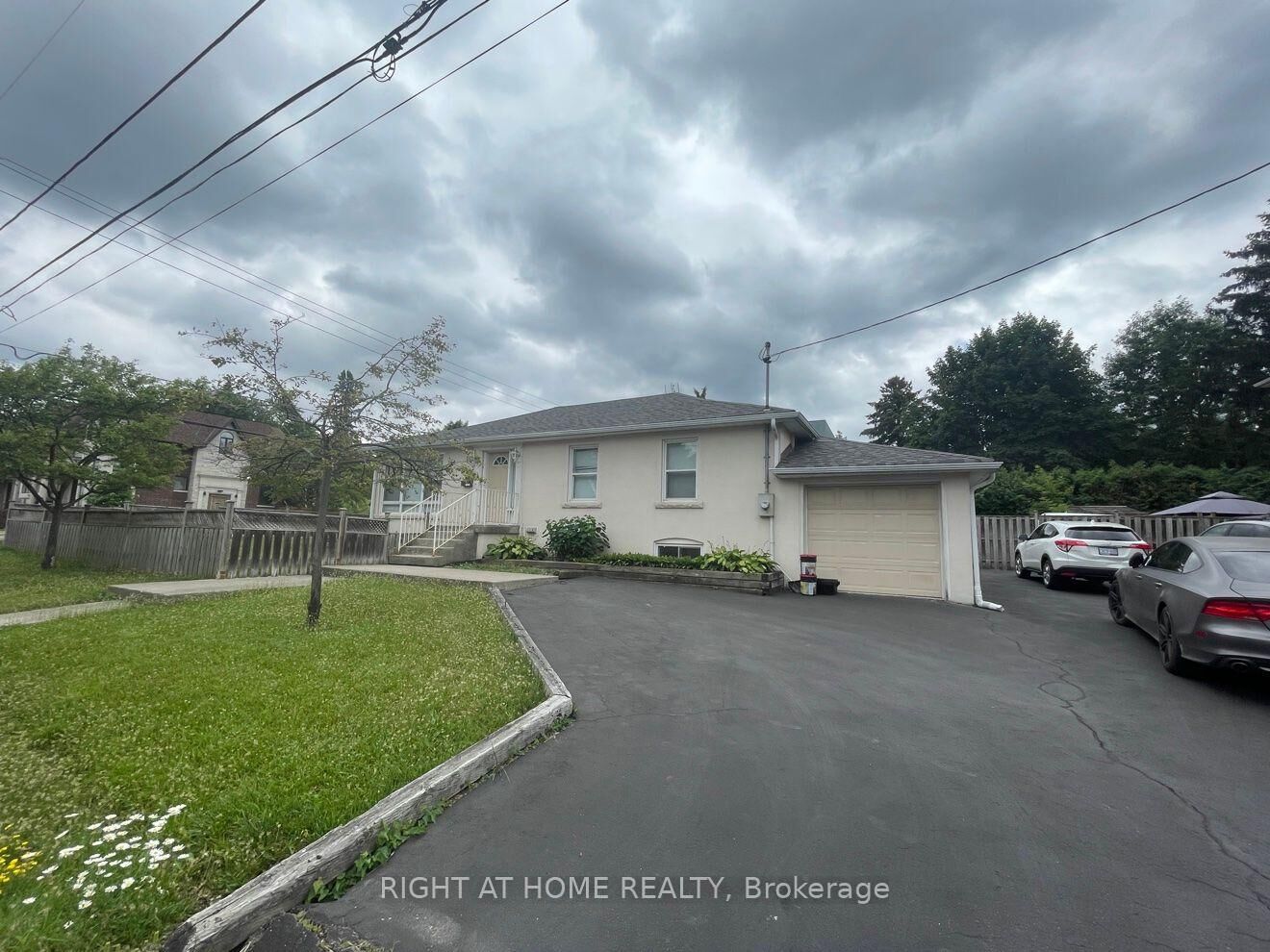 Property Photo:  191 Princess Avenue Lower  ON M2N 3R8 
