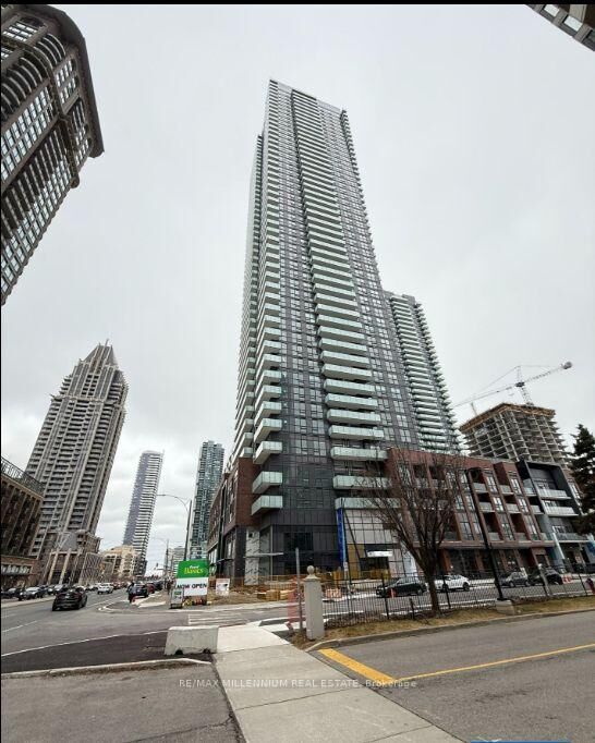 Property Photo:  430 Square One Drive 1607  ON L5B 0L6 