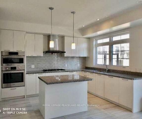 Property Photo:  19 Frank Charlton Avenue  ON L3R 2E1 