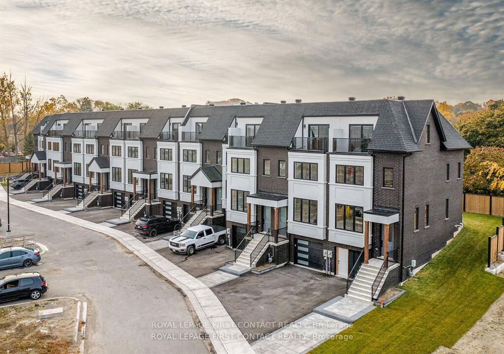 Property Photo:  18 Alderwood Lane  ON L4N 3J2 