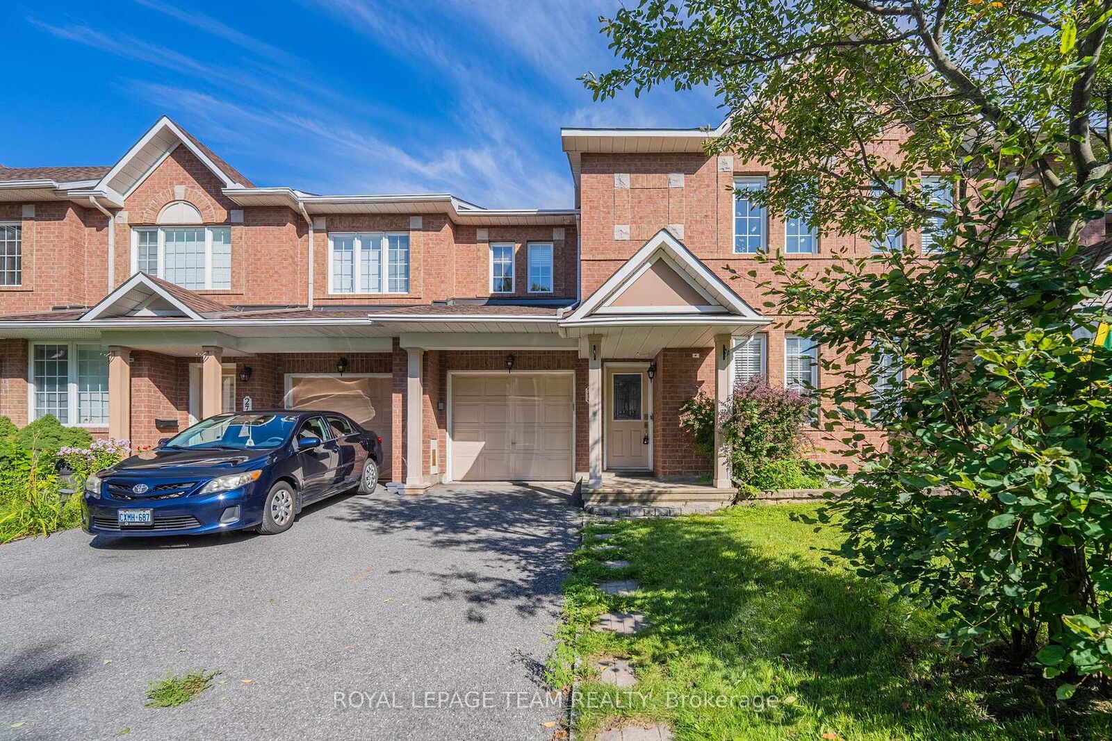 Property Photo:  25 Oldfield Street  ON K2G 6S8 