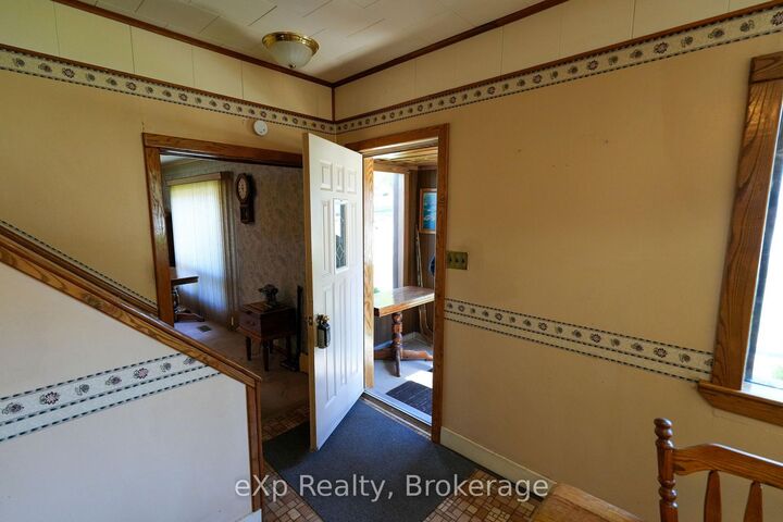 Property Photo:  778 8th Avenue E  ON N4K 3A6 