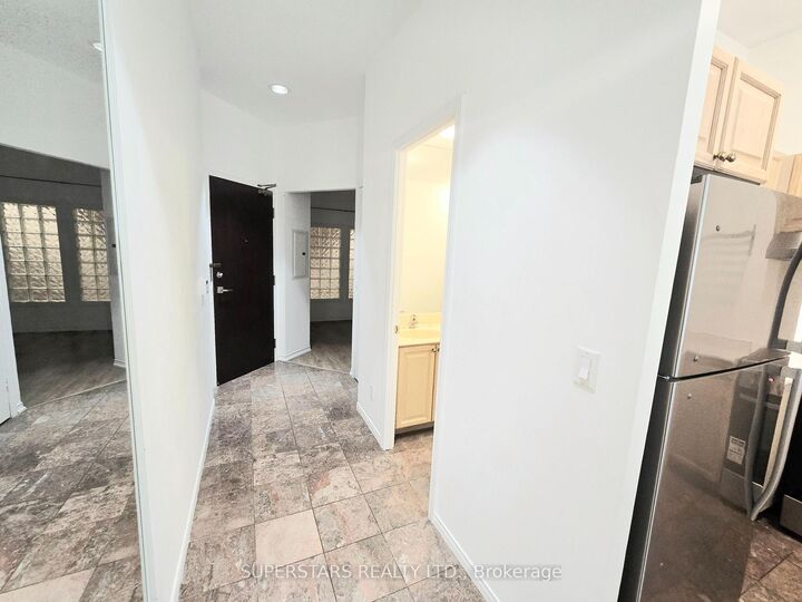 Property Photo:  7 King Street E 1712  ON M5C 3C5 