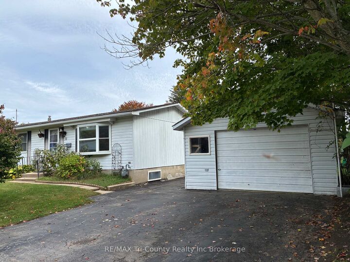 Property Photo:  10 Elizabeth Street  ON N0J 1T0 