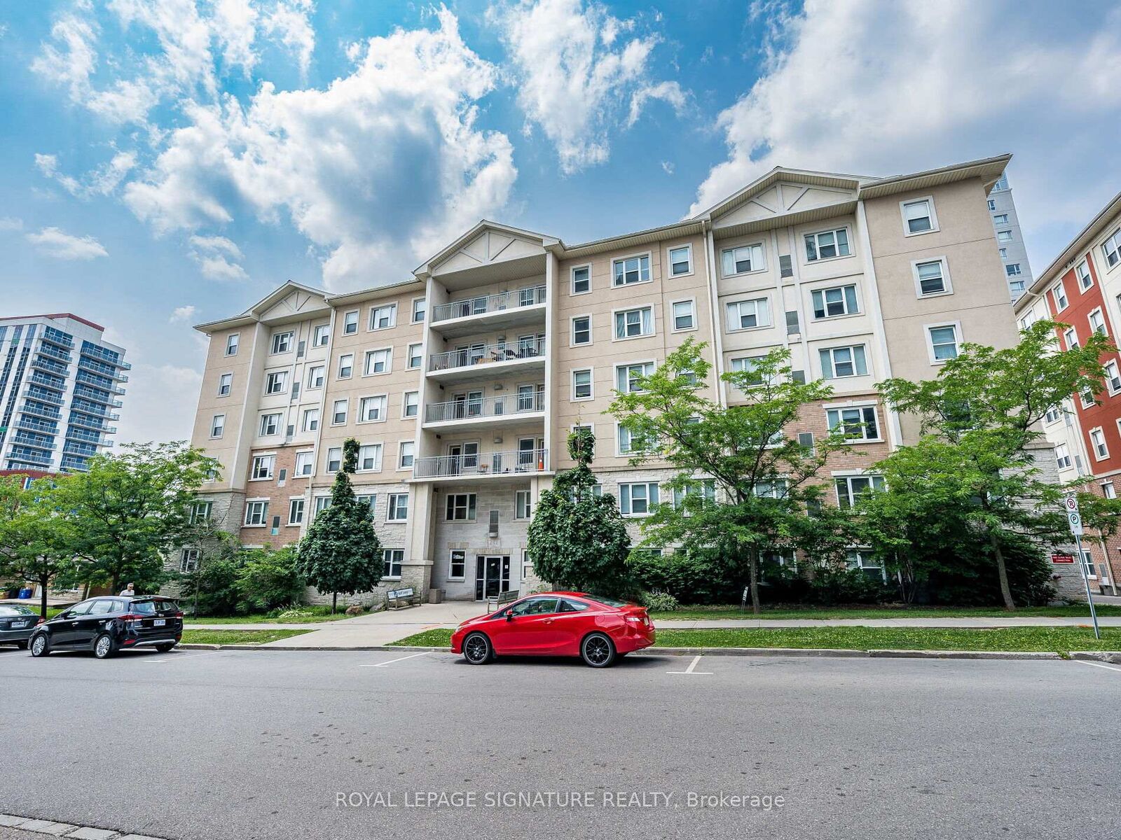 Property Photo:  251 Lester Street 206  ON N2L 3W6 