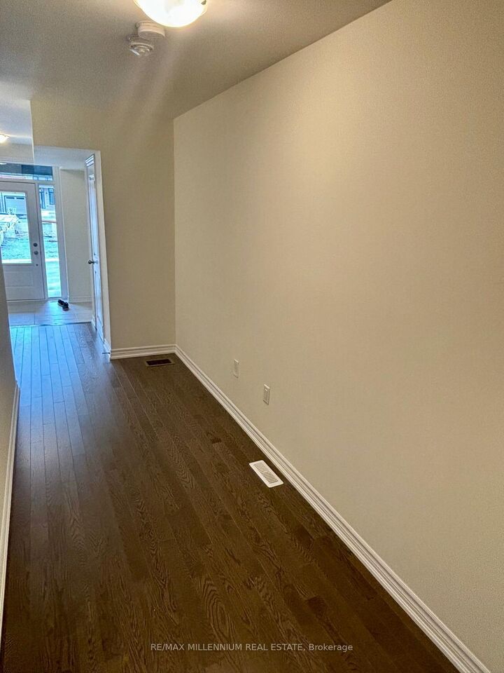 Property Photo:  39 Griffith Street  ON L4G 7B6 
