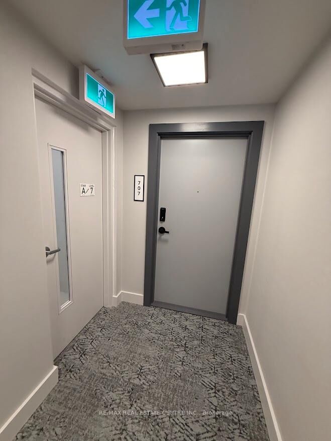 Property Photo:  758 Dovercourt Road 707  ON M6H 0G7 