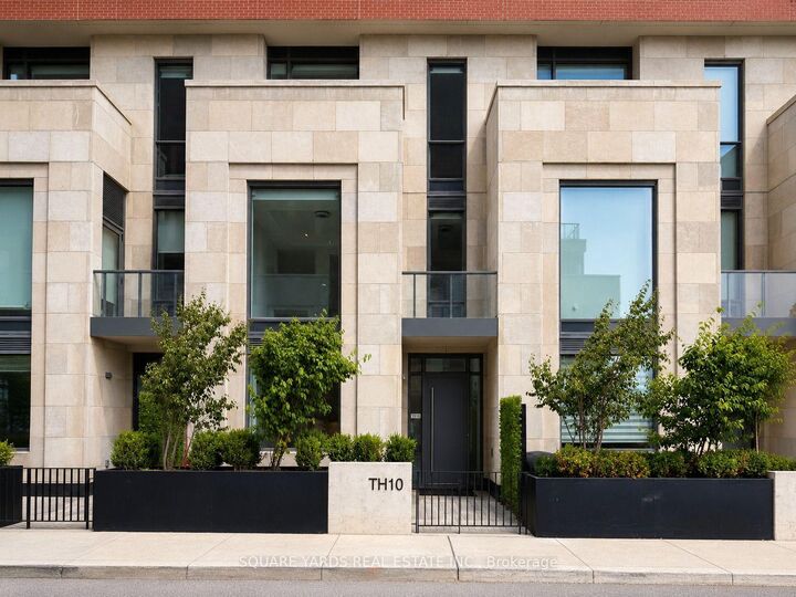 Property Photo:  33 Frederick Todd Way Th10  ON M4G 0C9 