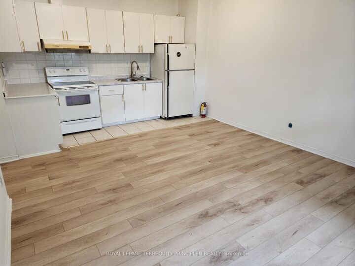 Property Photo:  1400 Queen Street W 3  ON M6K 1L7 