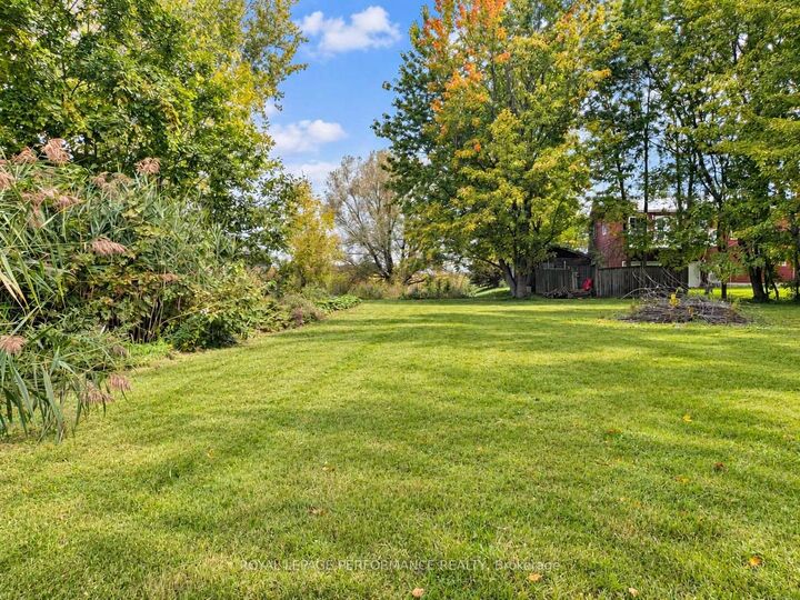 Property Photo:  6208 165E Avenue  ON K0C 1E0 