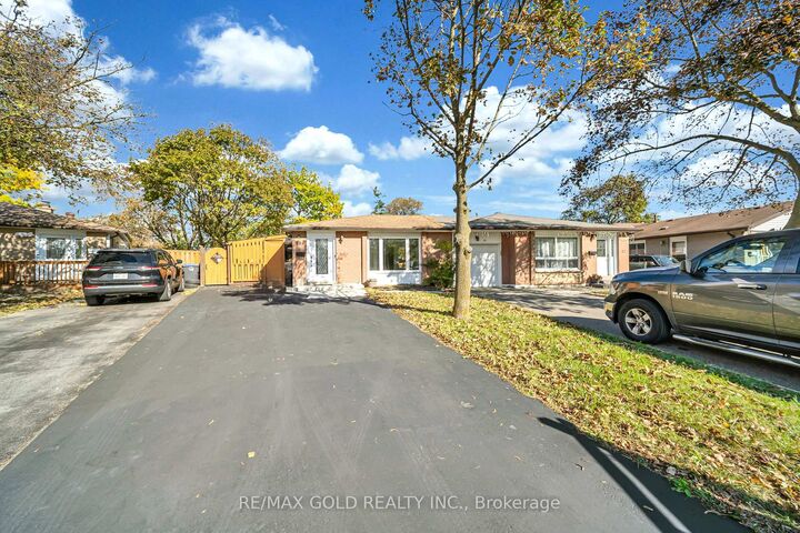 Property Photo:  70 Glenmore Crescent Main  ON L6S 1H8 
