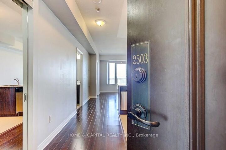 Property Photo:  385 Prince Of Wales Drive 2503  ON L5B 0C6 
