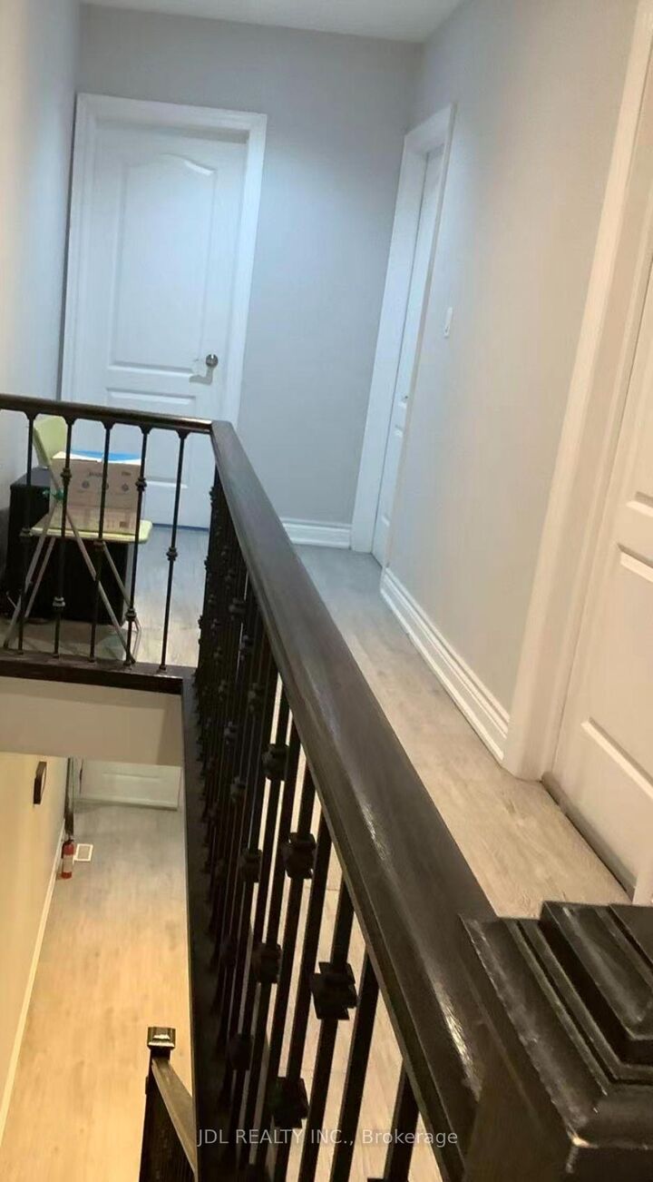 Property Photo:  16 Ross St Street Master Bedroom 2nd Floor  ON M5T 1Z9 