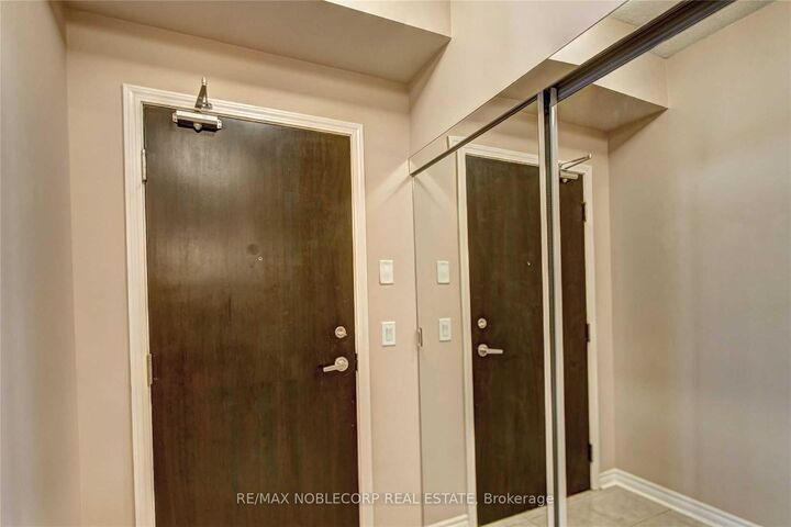 Property Photo:  388 Prince Of Wales Drive 308  ON L5B 0A1 