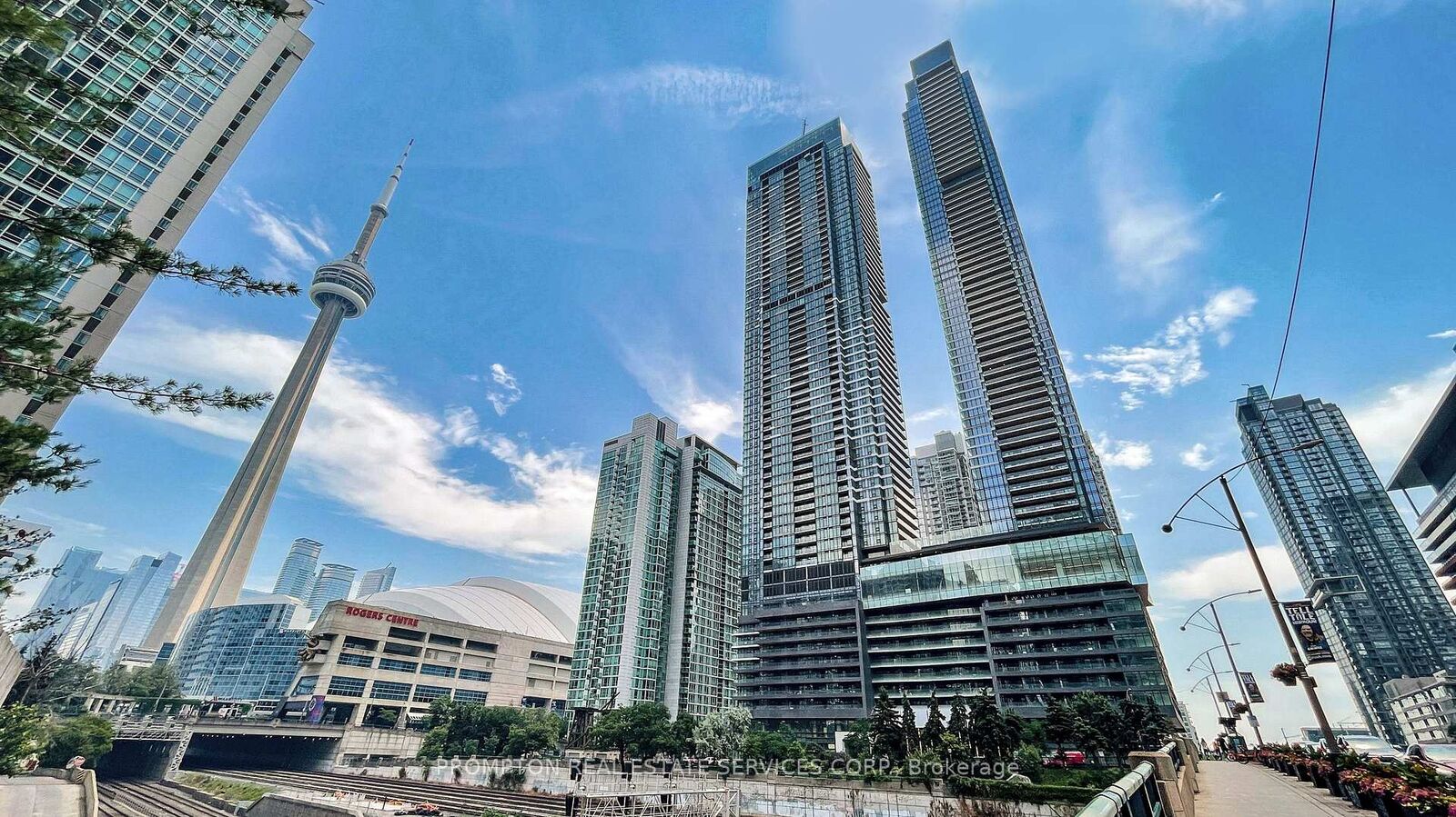 Property Photo:  3 Concord Cityplace Way 4703  ON M5V 0X4 