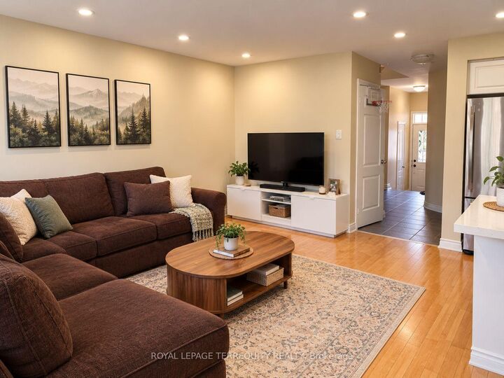 Photo de la propriété:  20 Gateway Court  ON L1R 3M9 