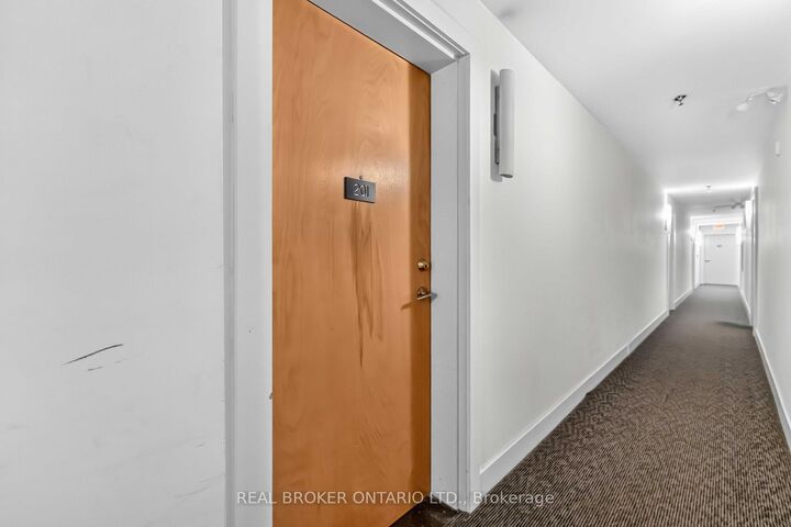 Property Photo:  360 Cumberland Street 201  ON K1N 0B1 