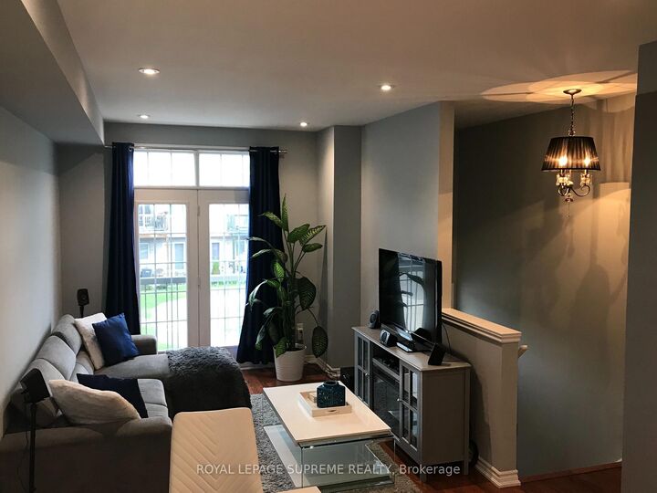 Property Photo:  30 Pont Lane  ON M9N 0A7 