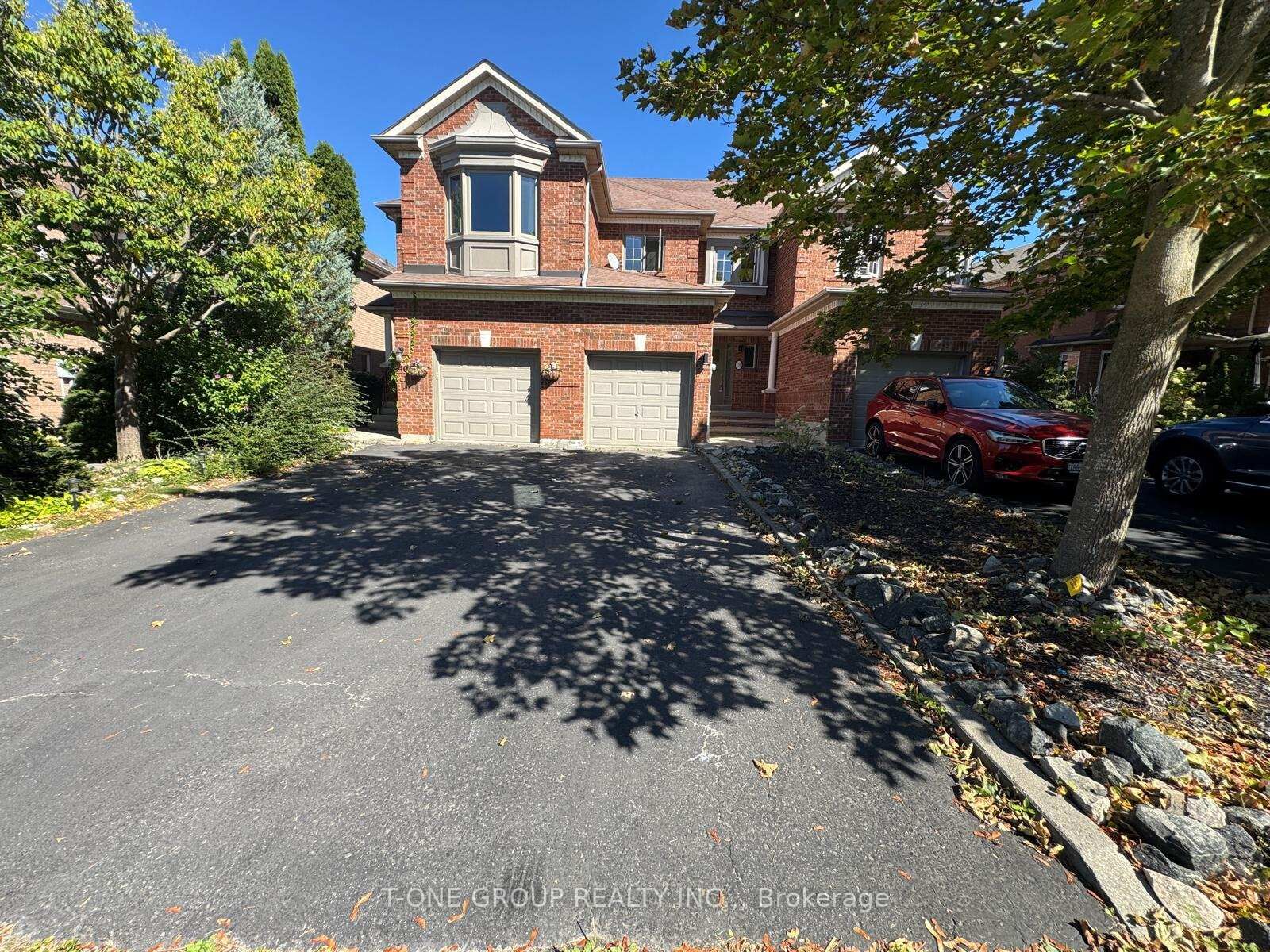 Property Photo:  138 Denise Circle  ON L3X 2K1 