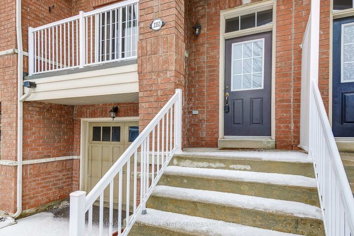 Property Photo:  2353 Saddlecreek Crescent  ON L6M 5J7 