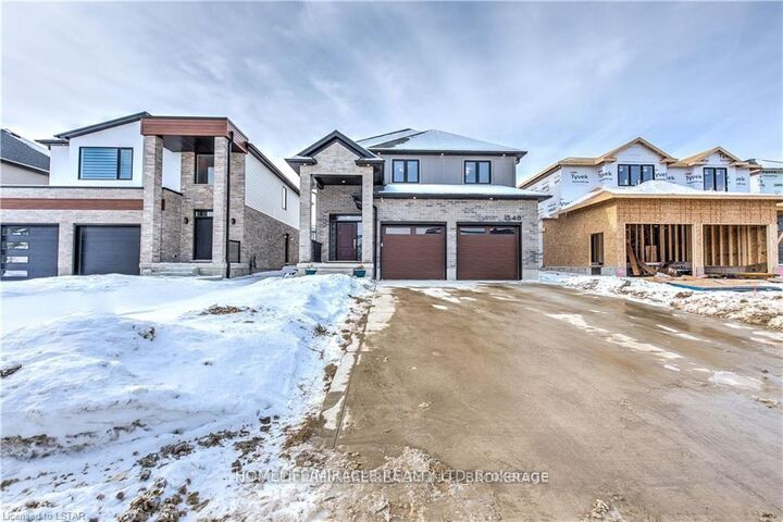 Property Photo:  1546 Medway Park Drive  ON N6G 0Z6 