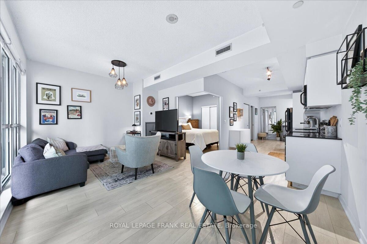 Property Photo:  150 East Liberty Street 405  ON M6K 3R5 