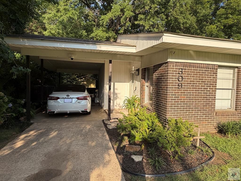 Property Photo:  309 Breckenridge St.  TX 75501 