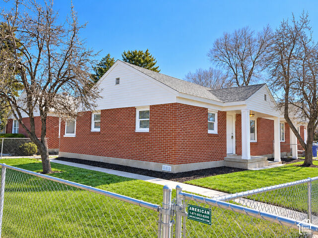 Property Photo:  458 E Lambourne Ave  UT 84115 