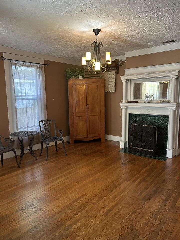 Property Photo:  824 N Main Street  OH 43078 
