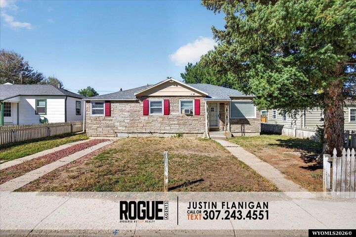 Property Photo:  2008 S Poplar  WY 82601 