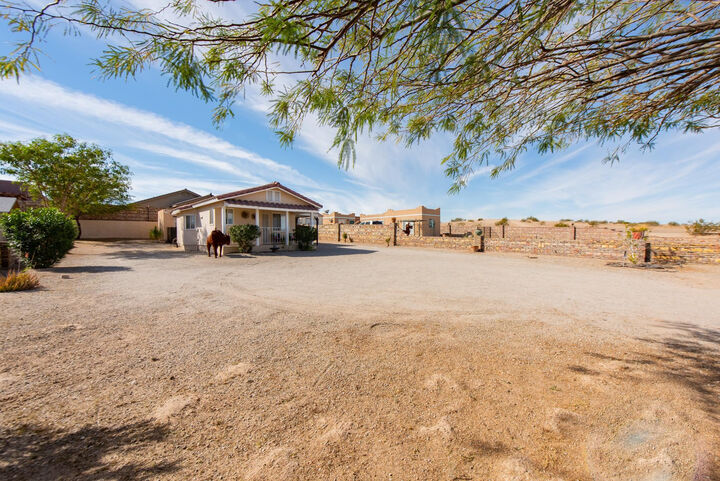 Property Photo: 12519 E 46th Street AZ 85367