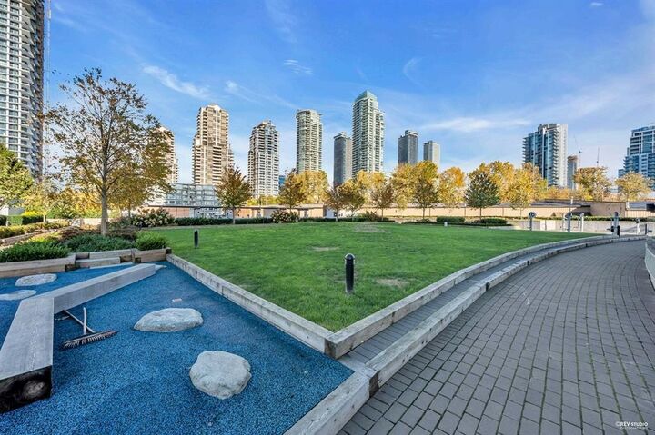 Property Photo:  2388 Madison Avenue 3301  BC V5C 0K8 