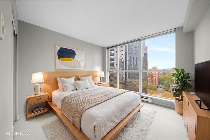 Property Photo:  1068 Hornby Street 1805  BC V6Z 2Y7 