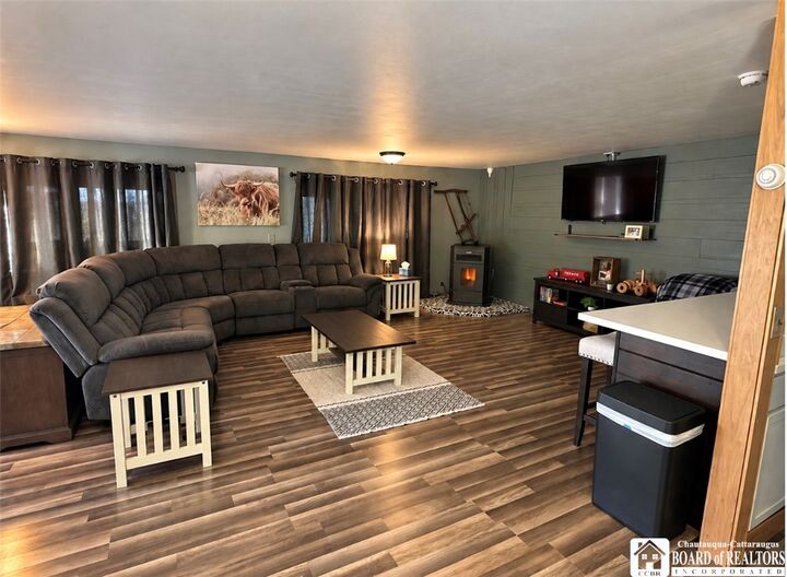 Property Photo: 10765 Eastland Road NY 14042