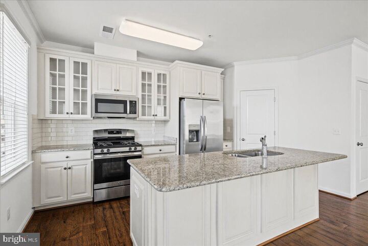 Property Photo:  24584 Rosebay Terrace  VA 20105 
