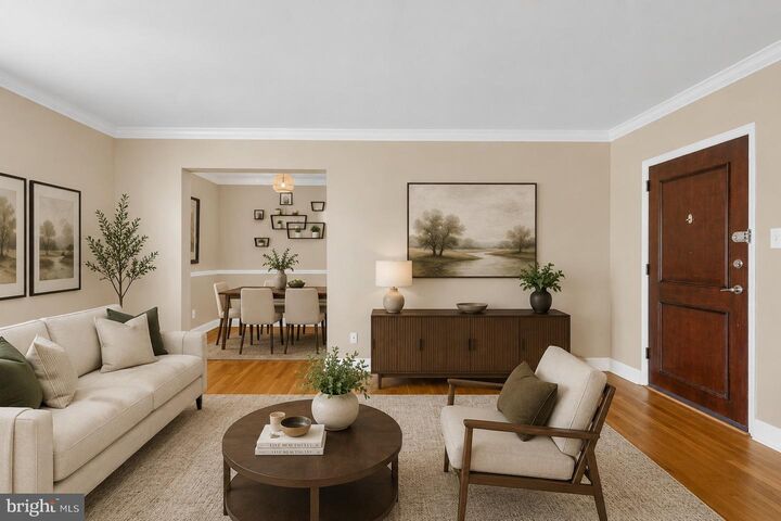 Property Photo: 922 S Washington Street 312 VA 22314