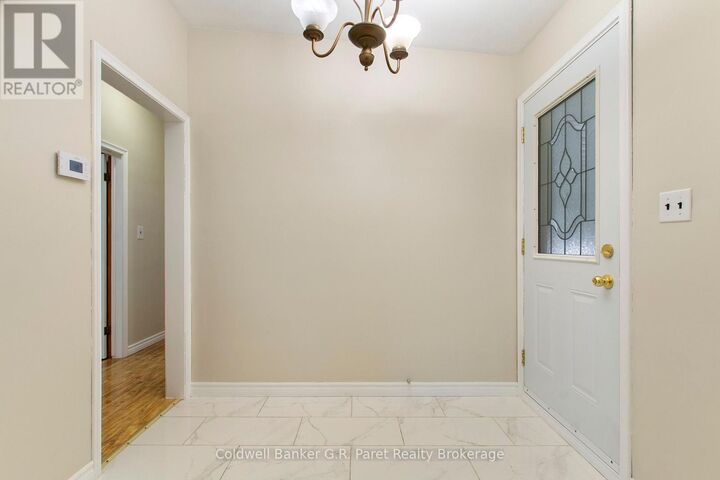 Property Photo:  105 Queen Street  ON N4G 3H4 