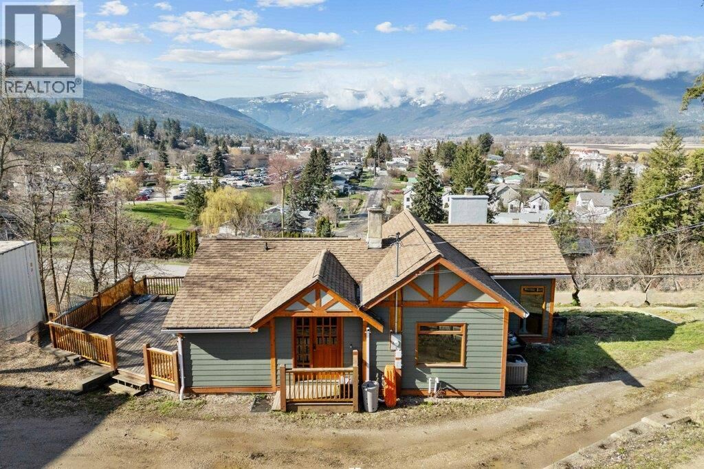 Property Photo:  1321 10th Avenue  BC V1E 2V6 