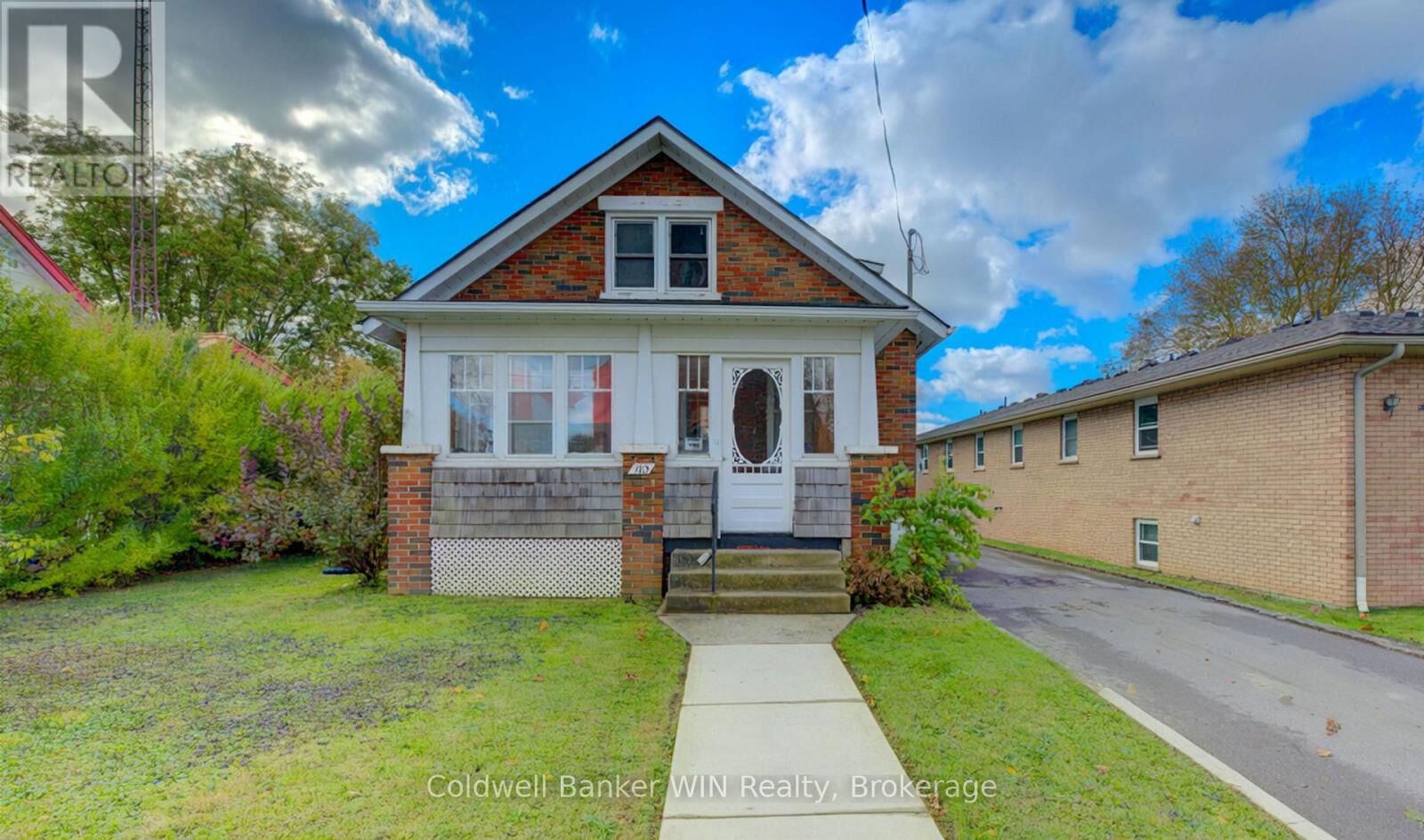 Property Photo: 160 Queen Street East ON N0G 2L3