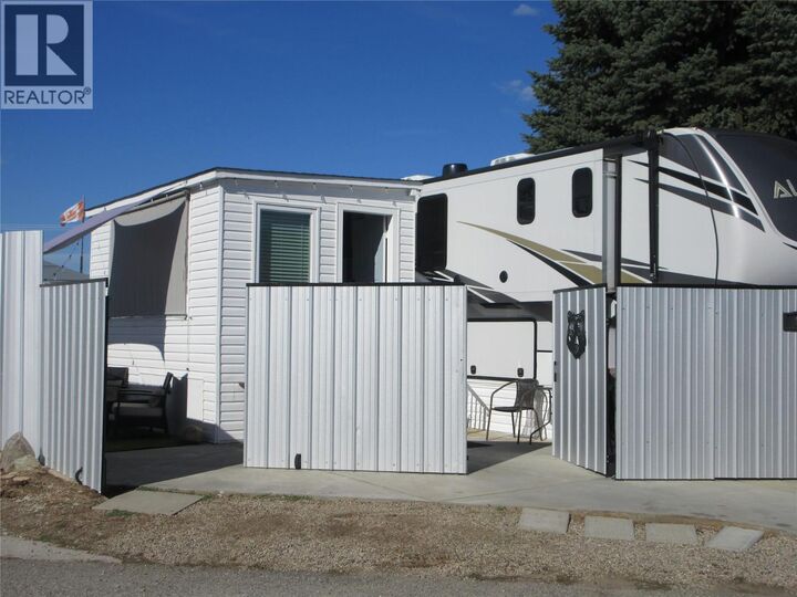 Property Photo:  415 Commonwealth Road 617  BC V4V 1P4 