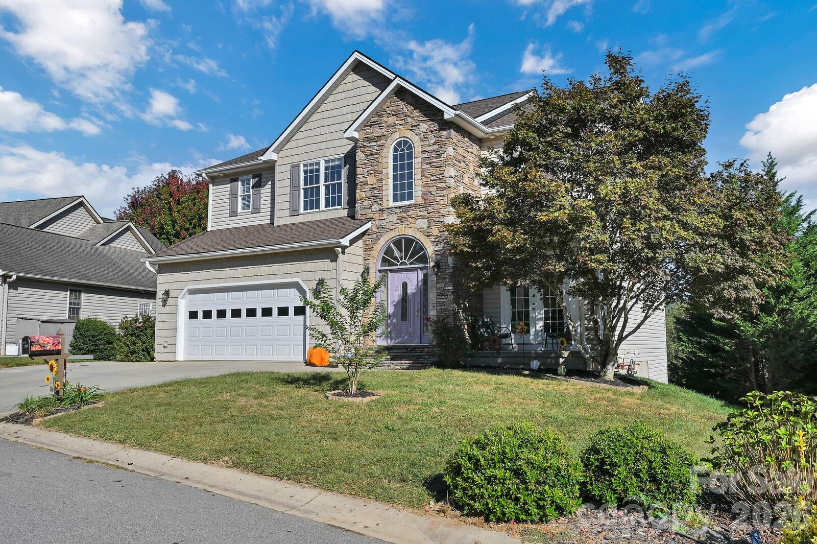 Property Photo: 230 Rivercrest Boulevard NC 28704