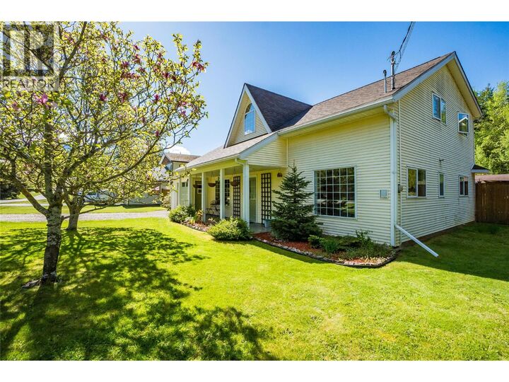 Property Photo:  661 C Avenue  BC V0G 1M0 