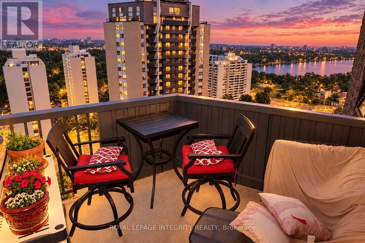 Property Photo:  900 Dynes Road North 2505  ON K2C 3L6 