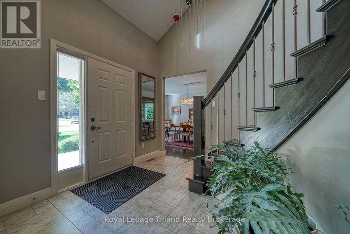 Property Photo:  28 Segal Drive  ON N4G 5A1 