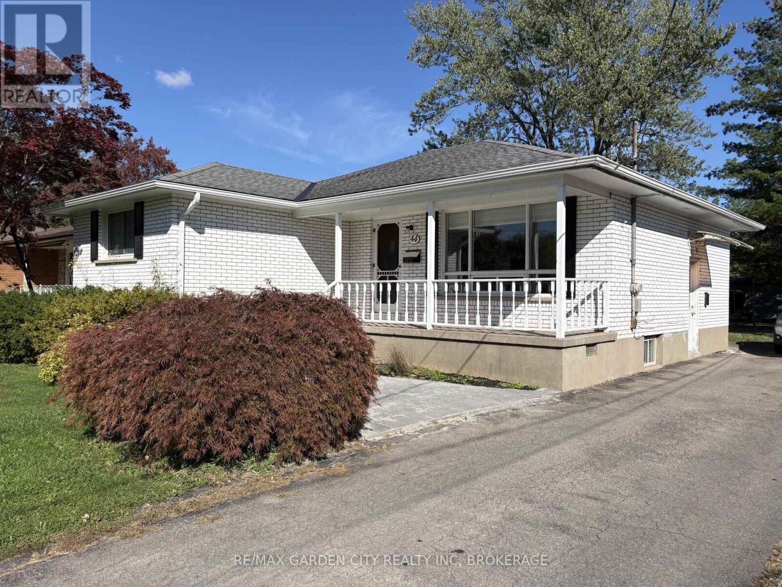 Property Photo: 44 Valencourt Drive Lower ON L3C 1M8