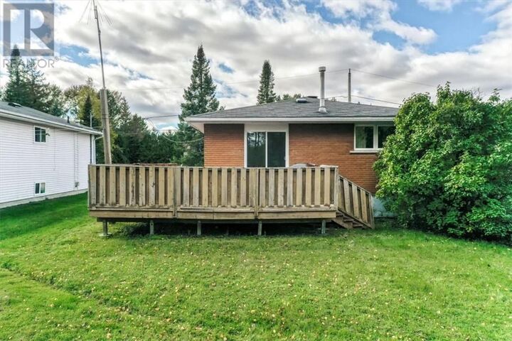 Property Photo: 2411 Oak Street ON P0M 1B0
