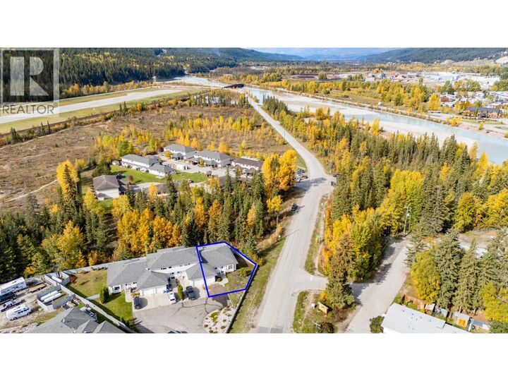 Property Photo:  339 5th Avenue 1  BC V0A 1H0 