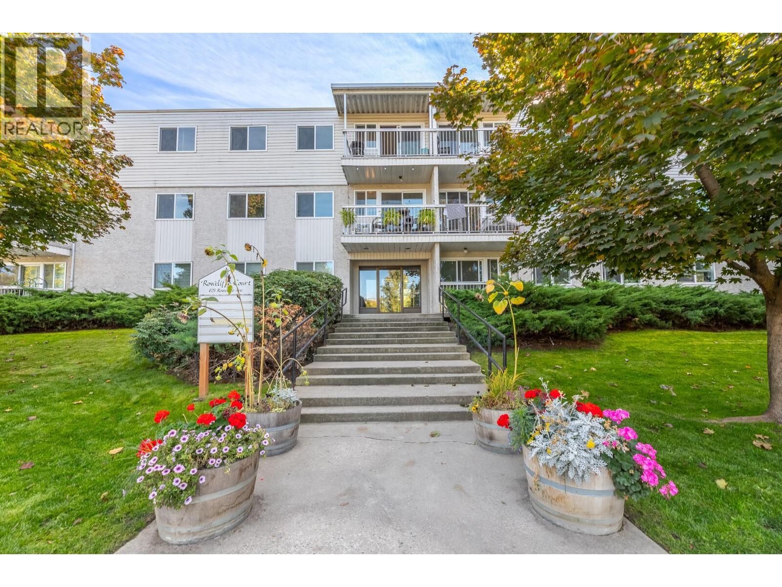 Property Photo:  625 Rowcliffe Avenue 305  BC V1Y 5Y8 